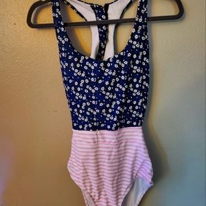 Swimming suit